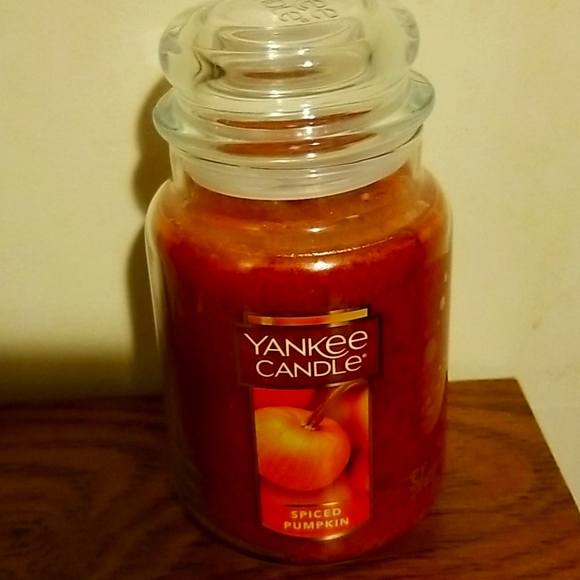 YANKEE CANDLE